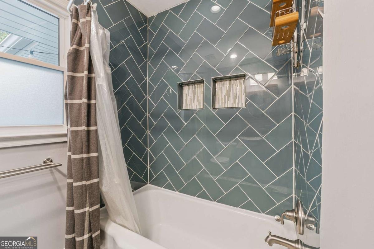 2274 Edgemore Drive Atlanta - 24