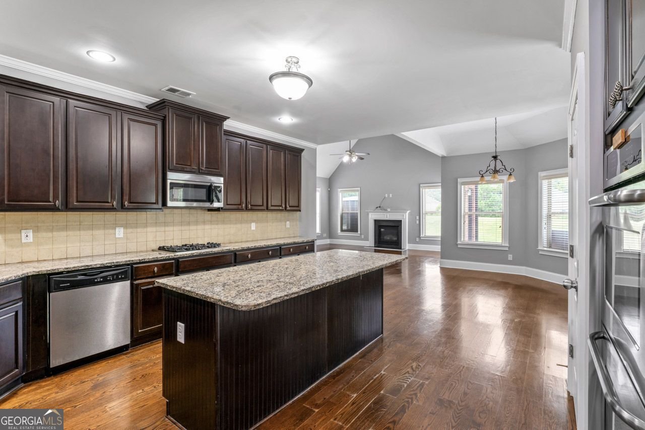1892 Schofield Drive Hampton - 18