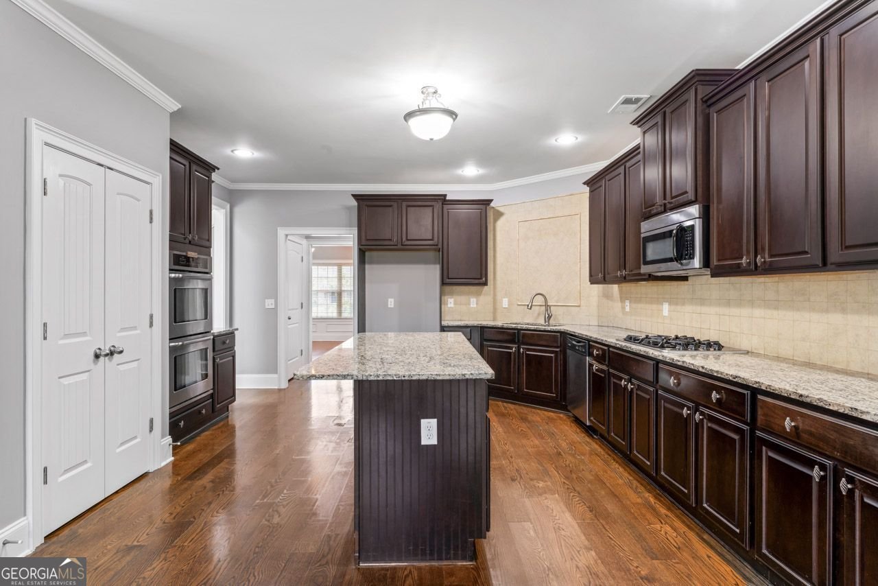 1892 Schofield Drive Hampton - 19