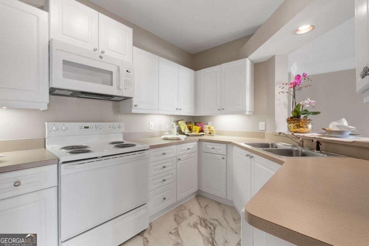 3334 PEACHTREE Road Atlanta - 30