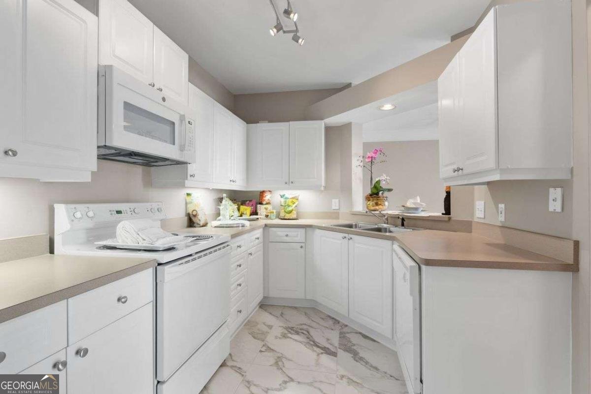 3334 PEACHTREE Road Atlanta - 31