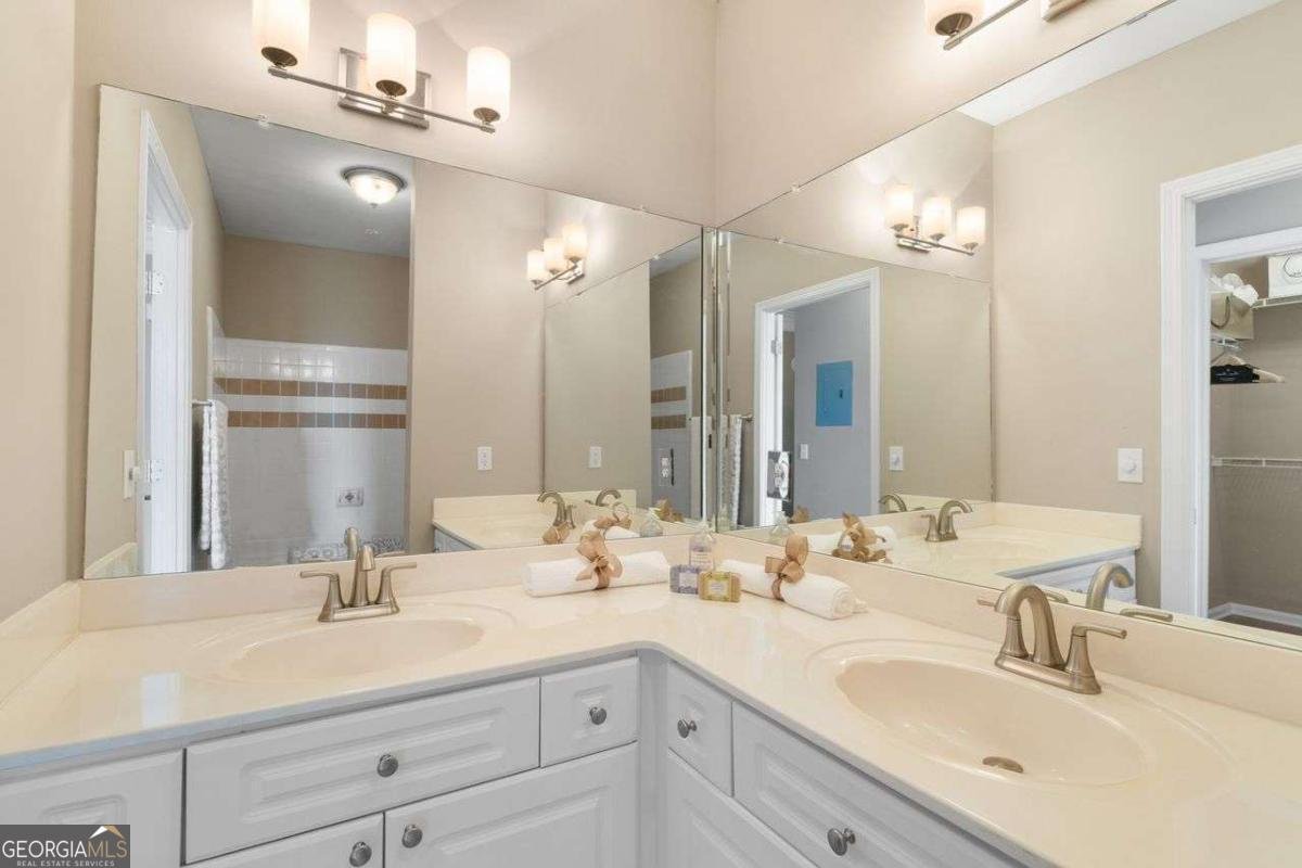 3334 PEACHTREE Road Atlanta - 36