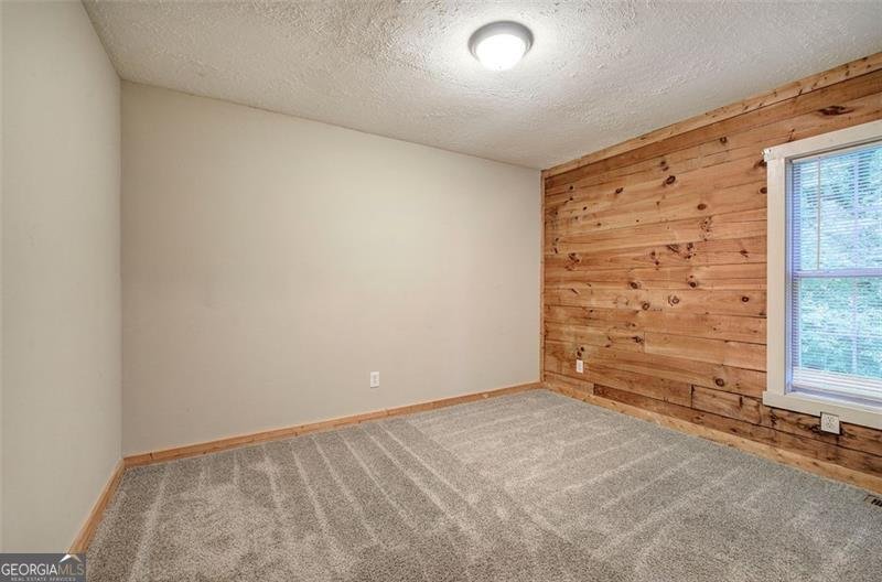 706 HOLLY SPRINGS Road Rockmart - 33