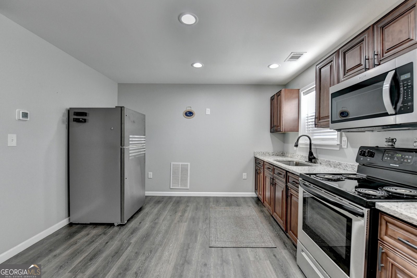 231 Lakestone Parkway Woodstock - 36
