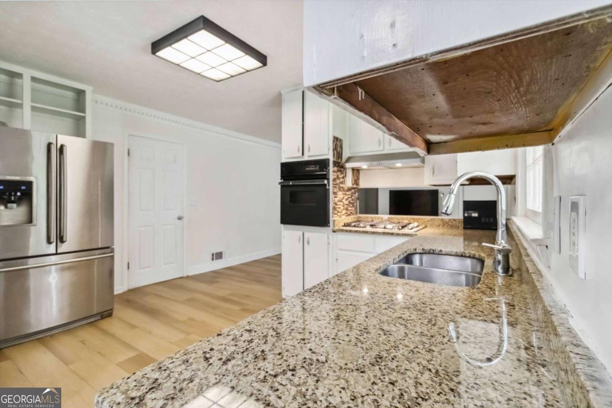 574 HORSESHOE Circle Lilburn - 11