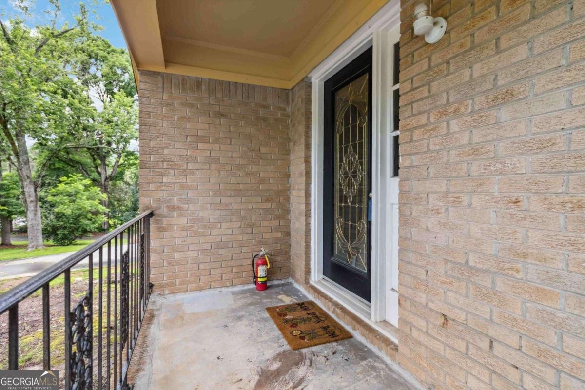 574 HORSESHOE Circle Lilburn - 4
