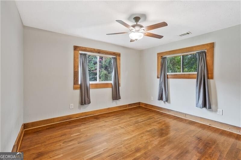 3225 Spring Drive Atlanta - 17
