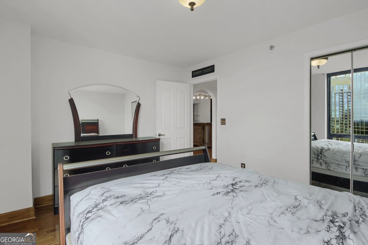 2870 Pharr Court South Atlanta - 25