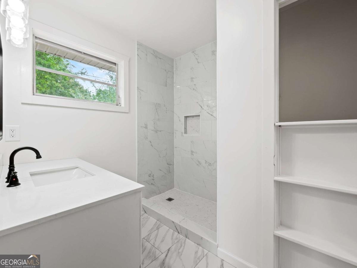 3343 Barry Lane Gainesville - 27