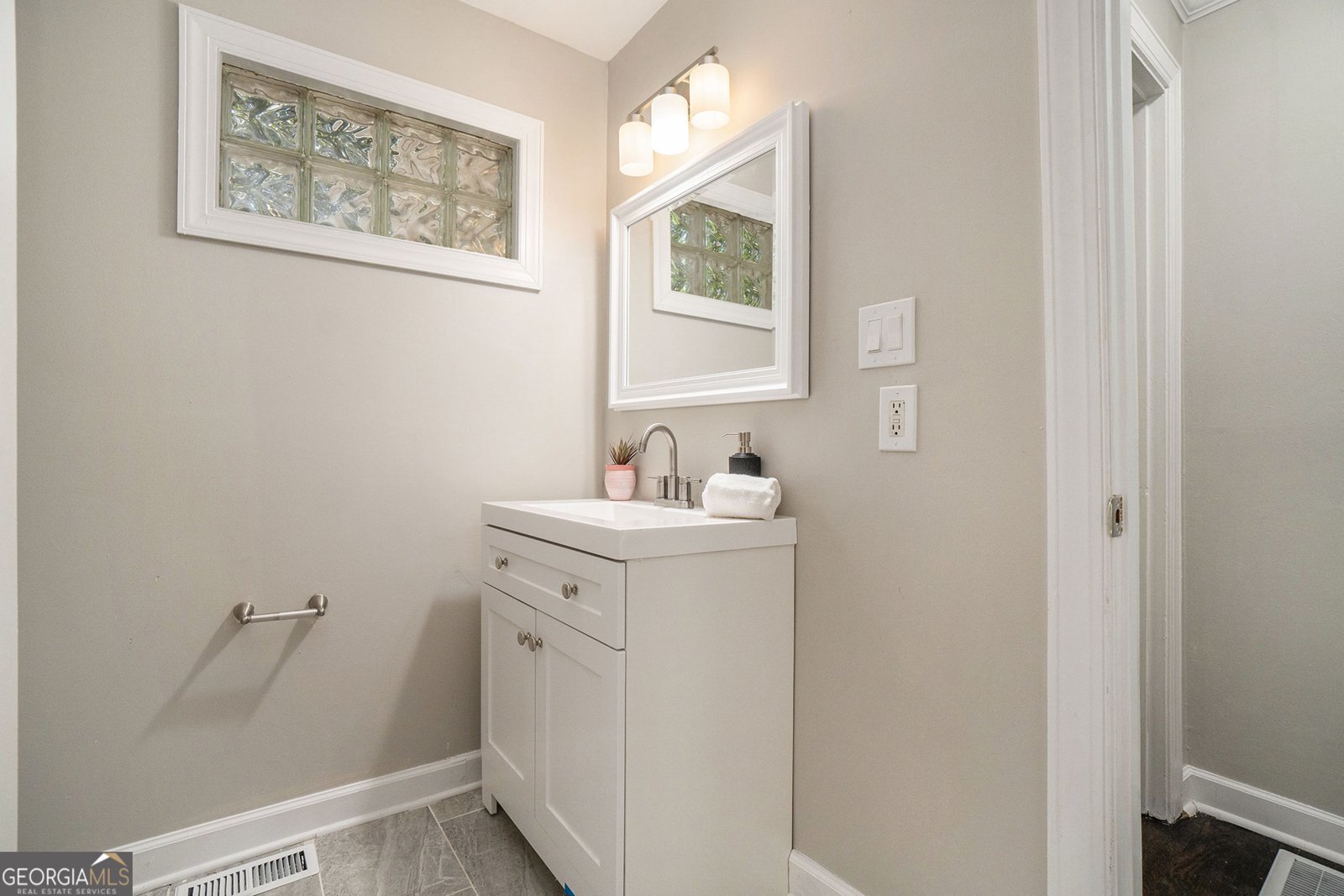 376 Pine Street Marietta - 24