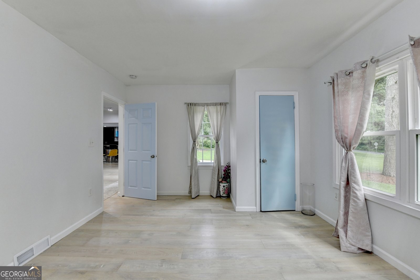 6654 Old Covington Road Lithonia - 19