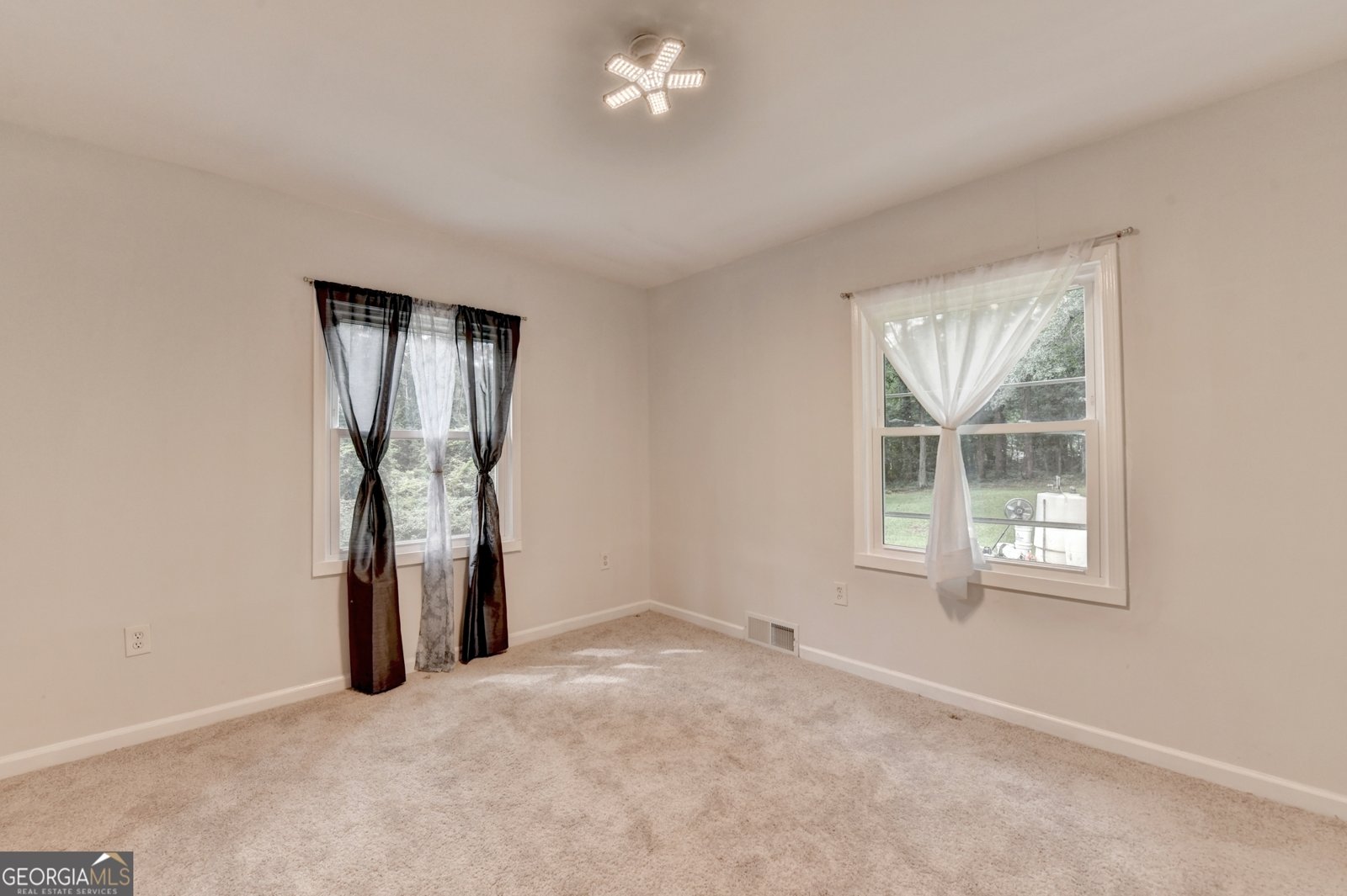 6654 Old Covington Road Lithonia - 23