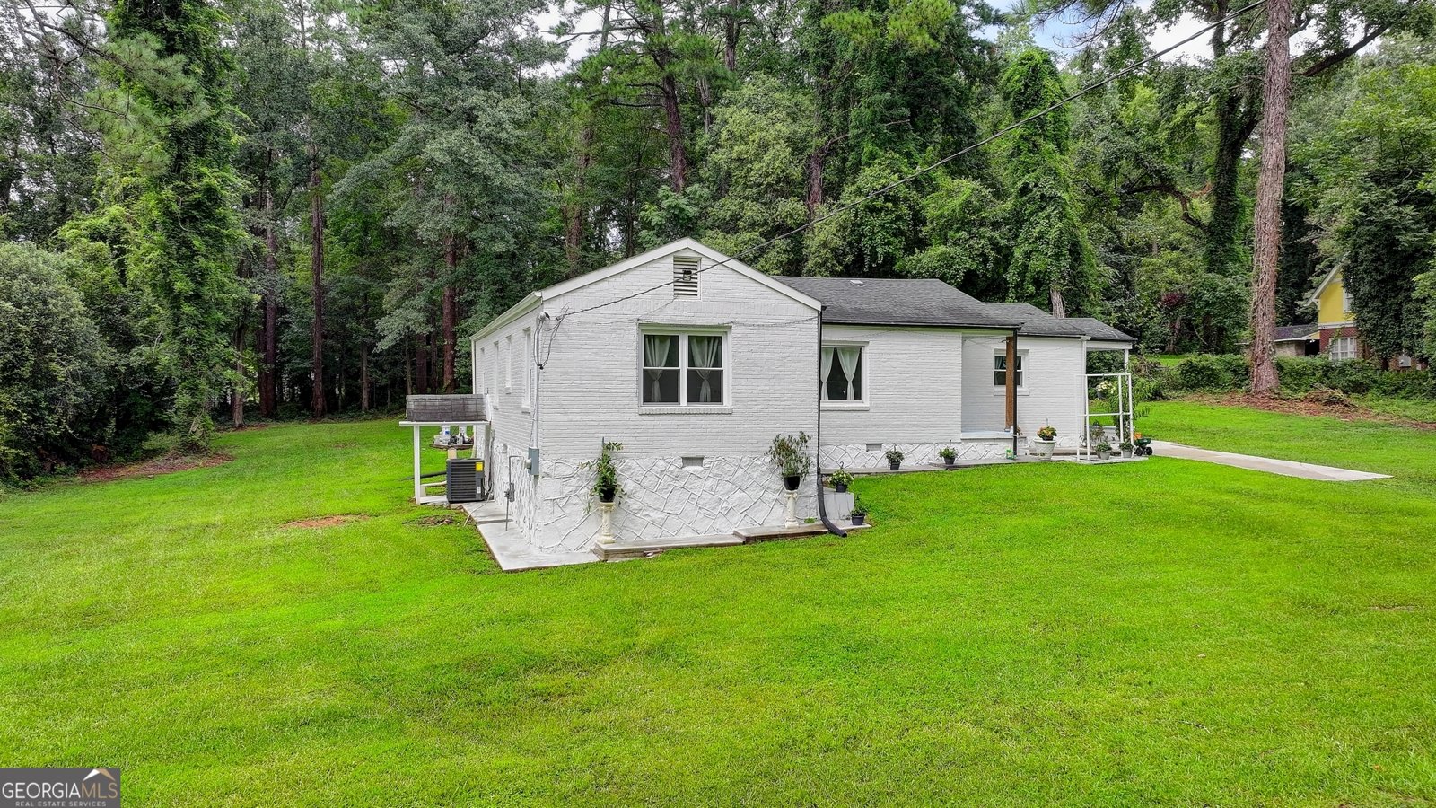 6654 Old Covington Road Lithonia - 33