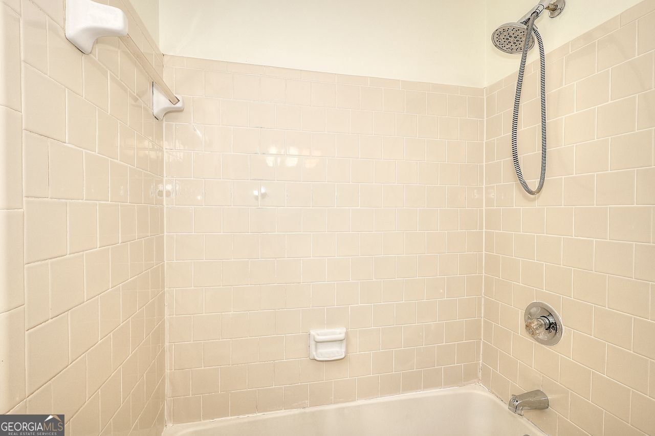 353 ANSLEY BROOK Drive Lawrenceville - 17