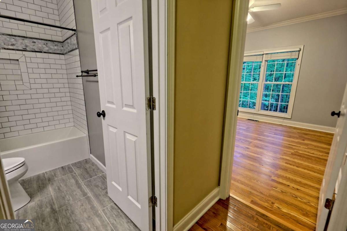 521 Crabapple Road Clarkesville - 40