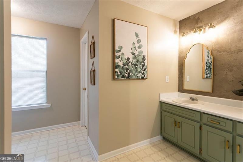 3605 Cobblestone Drive Loganville - 28