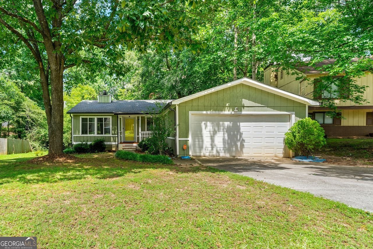 921 HEMINGWAY Road Stone Mountain - 1
