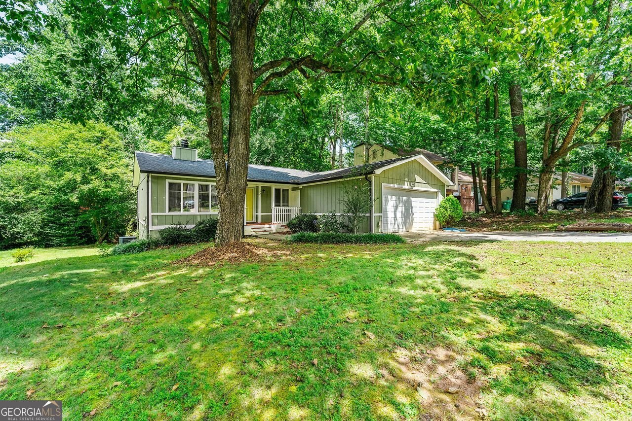 921 HEMINGWAY Road Stone Mountain - 2