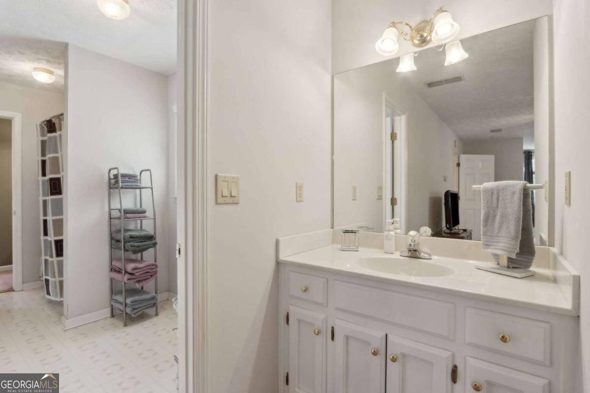 83 Russell Road Lawrenceville - 16