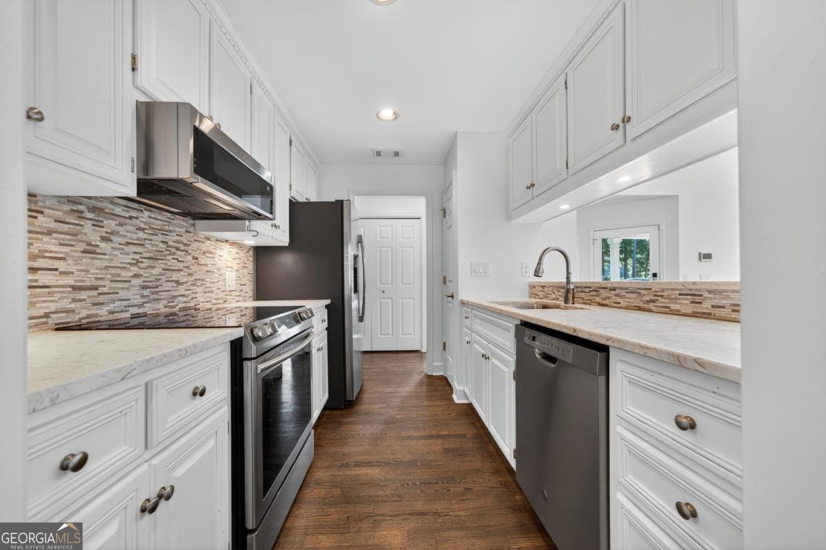 1073 Club House Lane Greensboro - 11