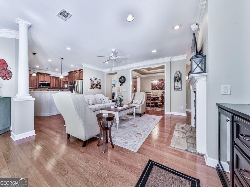 646 LAUREL Crossing Canton - 20