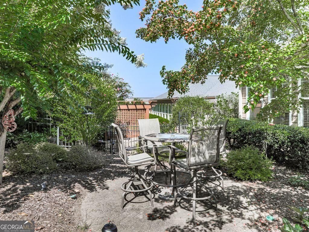 646 LAUREL Crossing Canton - 40