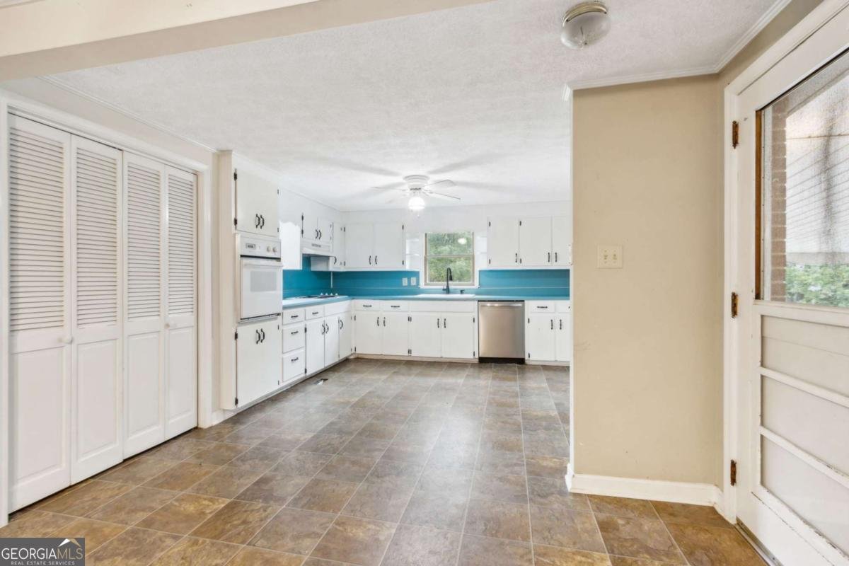 81 Russell Road Lawrenceville - 11