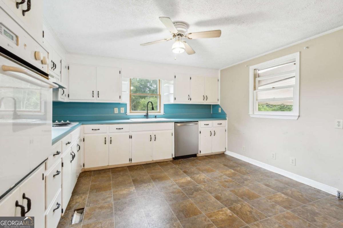 81 Russell Road Lawrenceville - 14