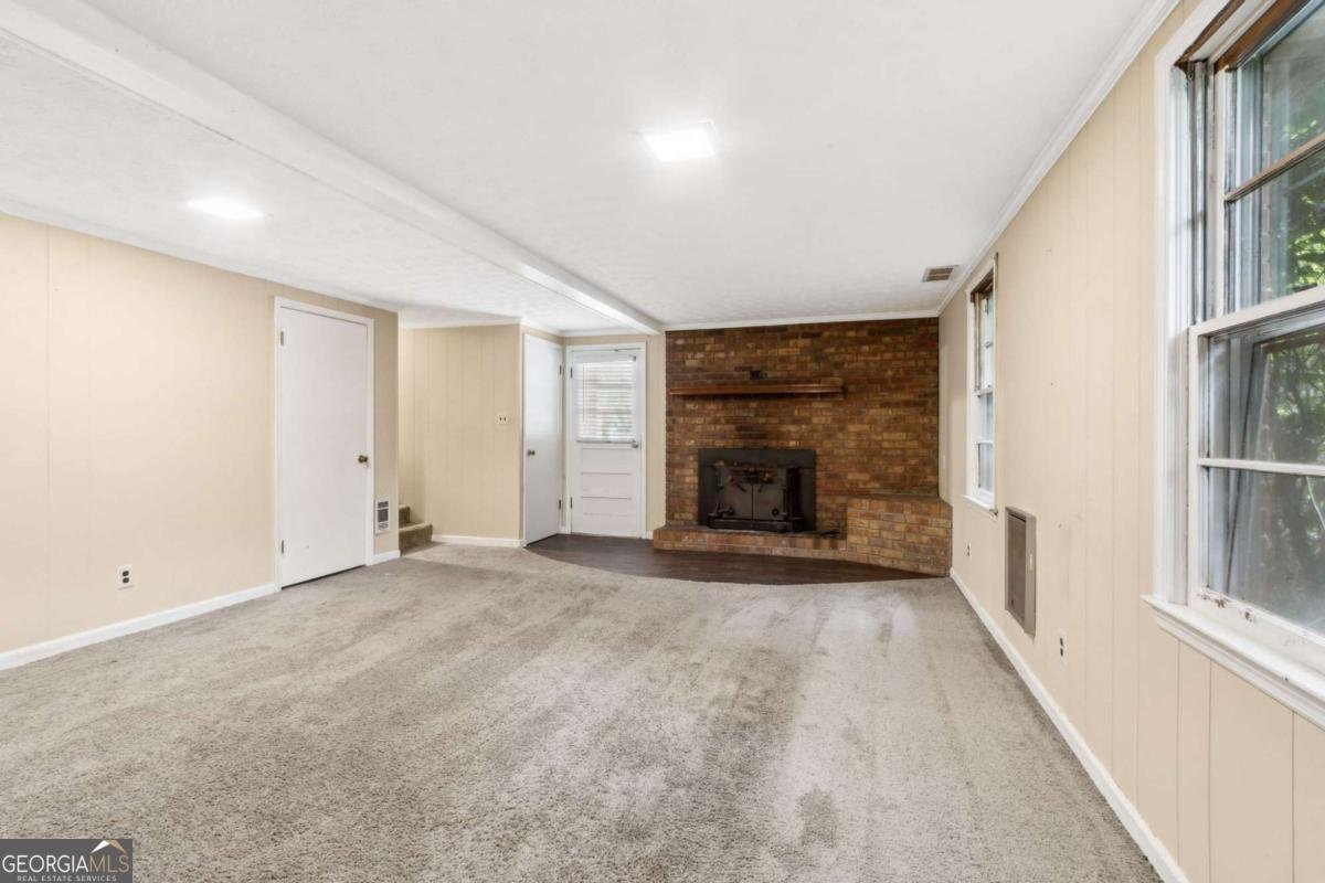 81 Russell Road Lawrenceville - 18