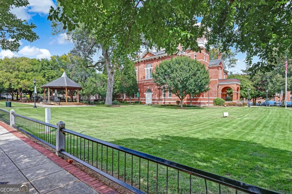 81 Russell Road Lawrenceville - 40
