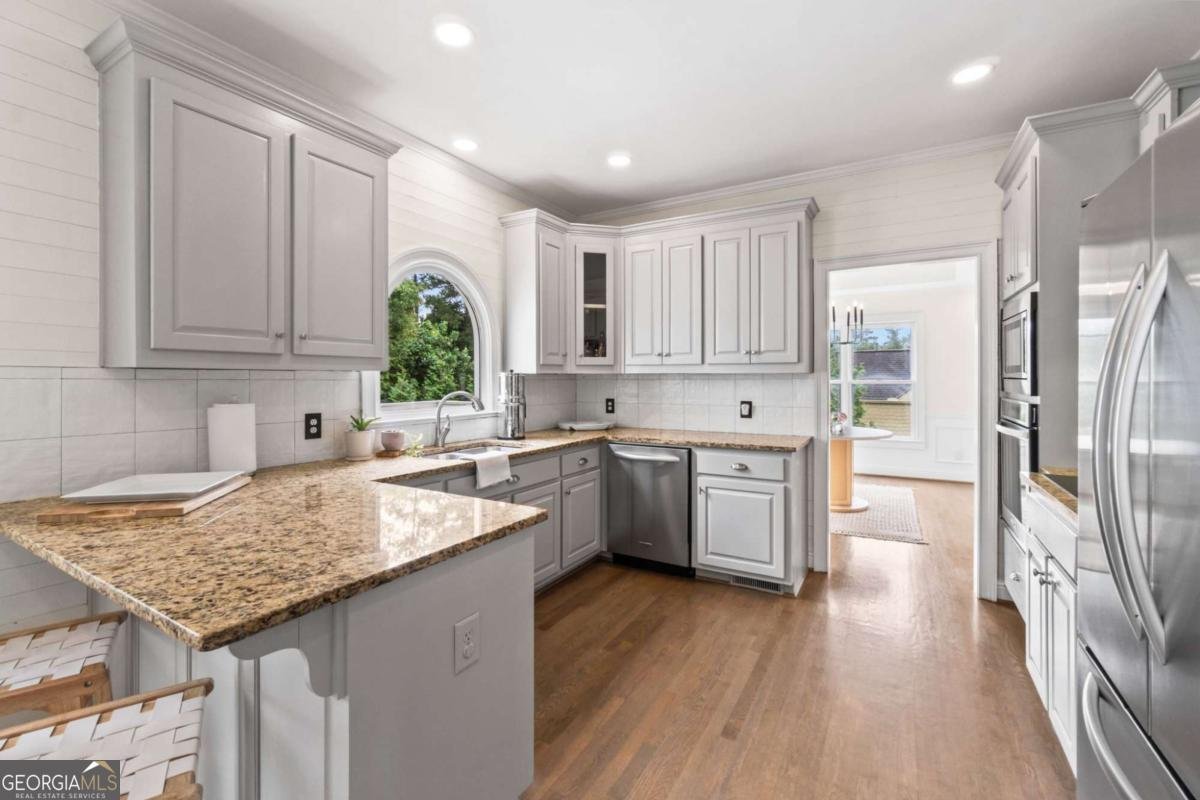 5585 LAKESHORE Road Buford - 10
