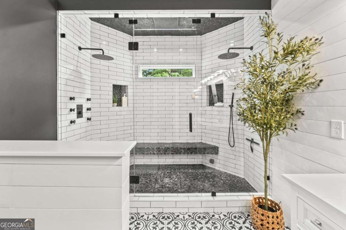 5585 LAKESHORE Road Buford - 17