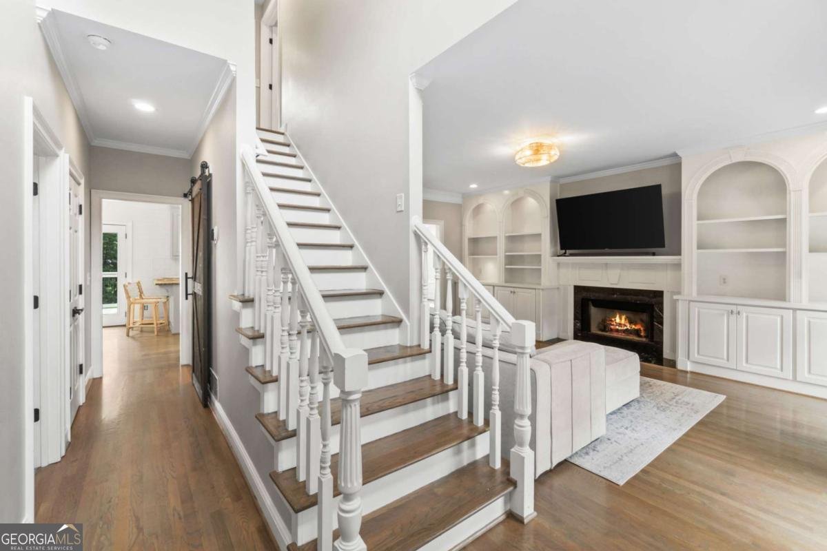 5585 LAKESHORE Road Buford - 2