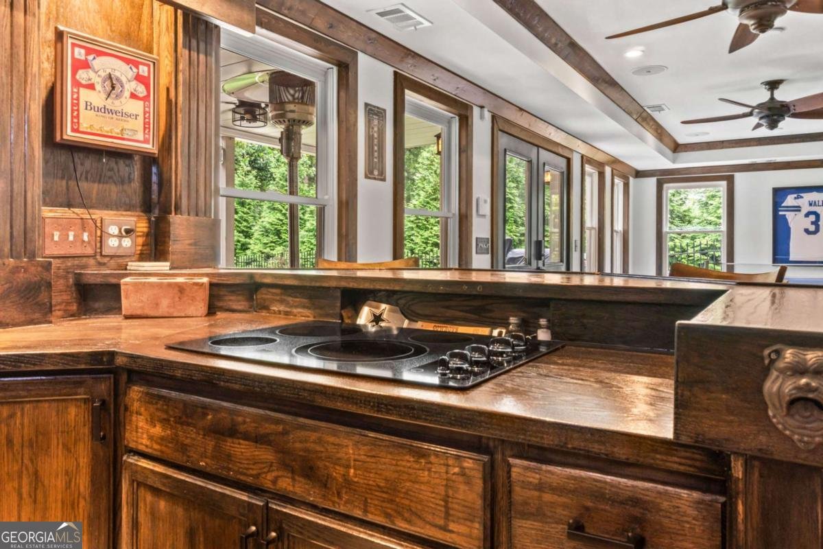 5585 LAKESHORE Road Buford - 37
