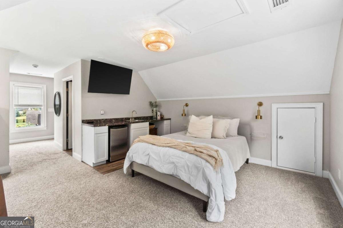 5585 LAKESHORE Road Buford - 45