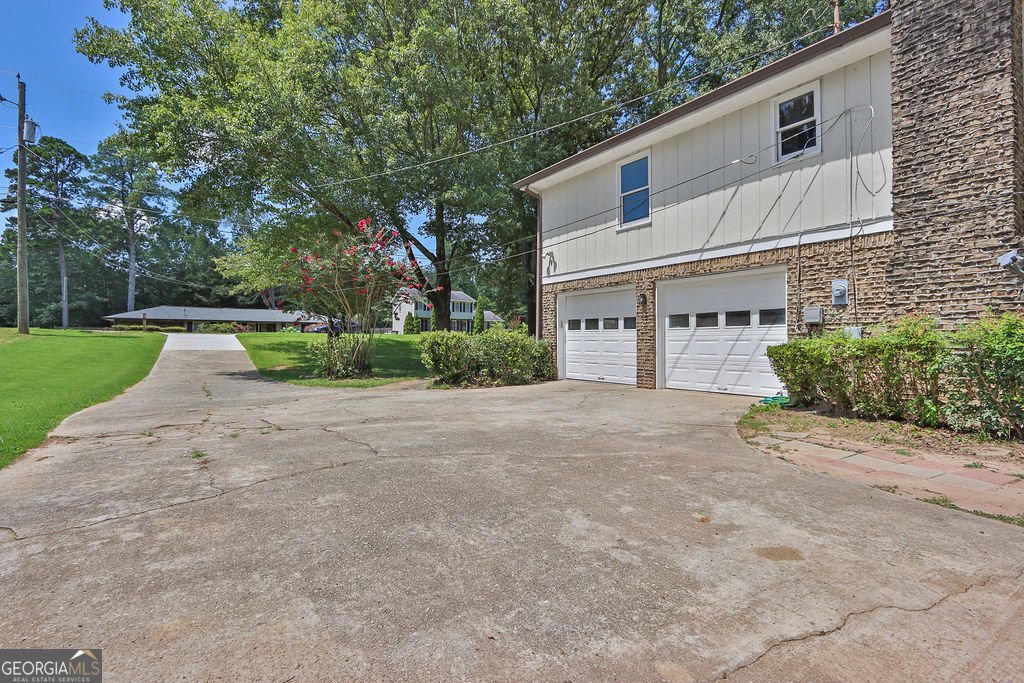 195 King Arthur Drive Lawrenceville - 1