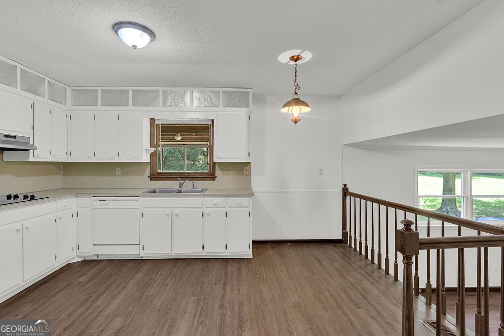 195 King Arthur Drive Lawrenceville - 14