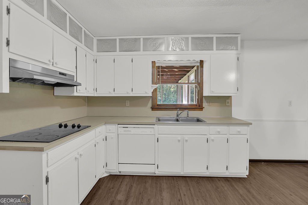 195 King Arthur Drive Lawrenceville - 18