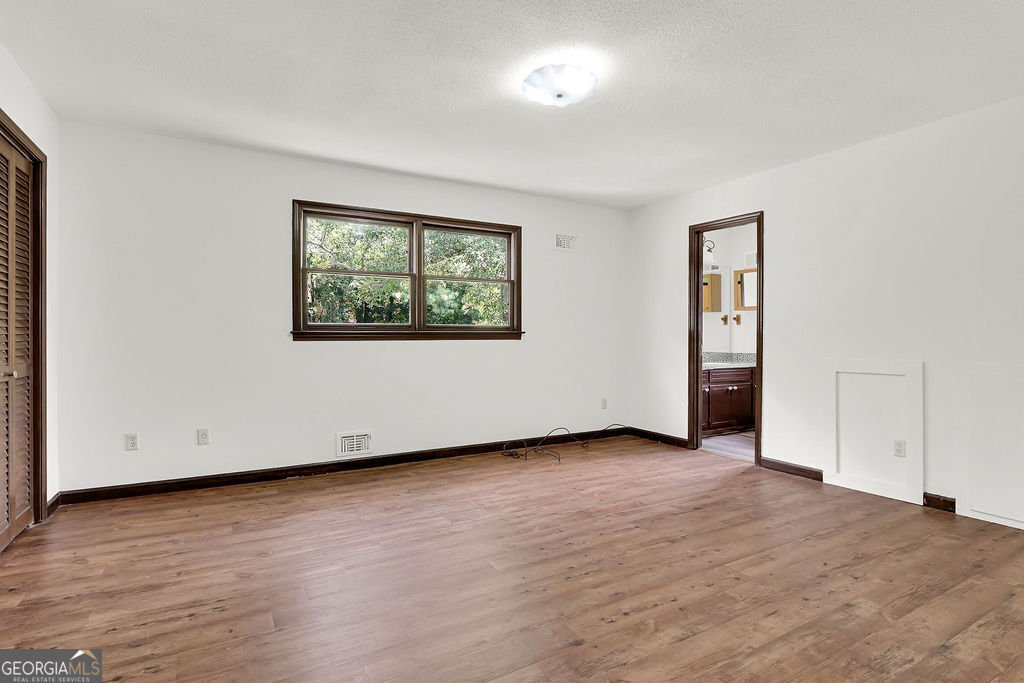 195 King Arthur Drive Lawrenceville - 24