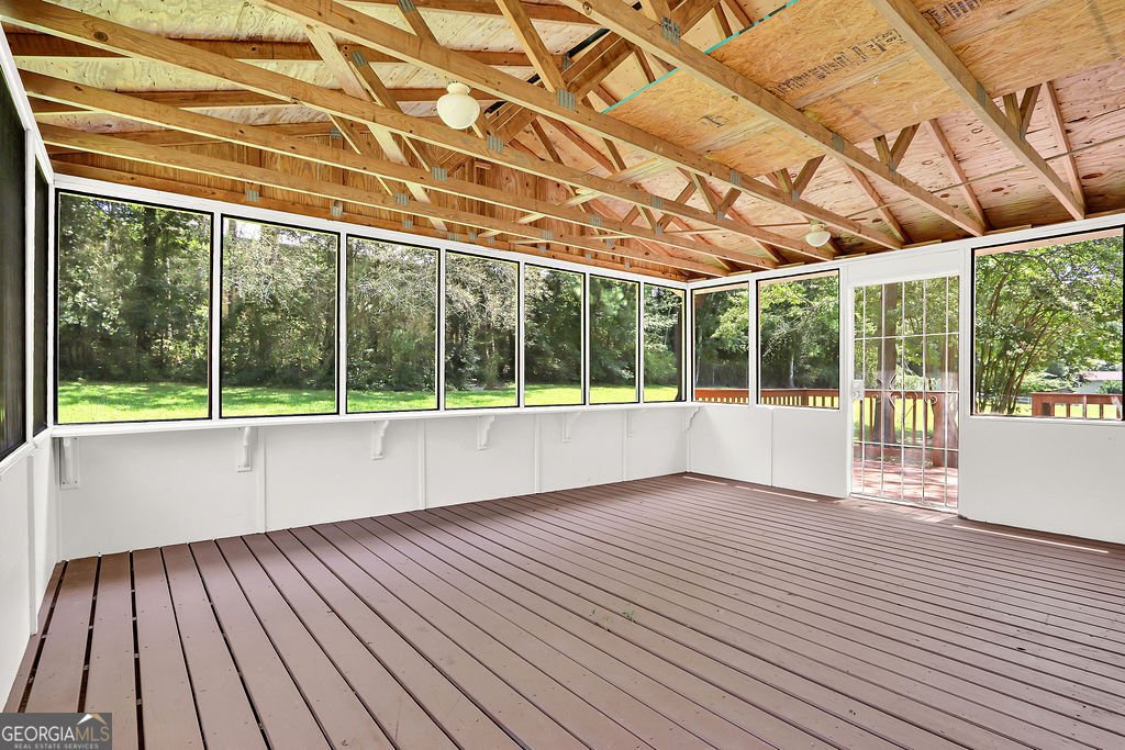 195 King Arthur Drive Lawrenceville - 28