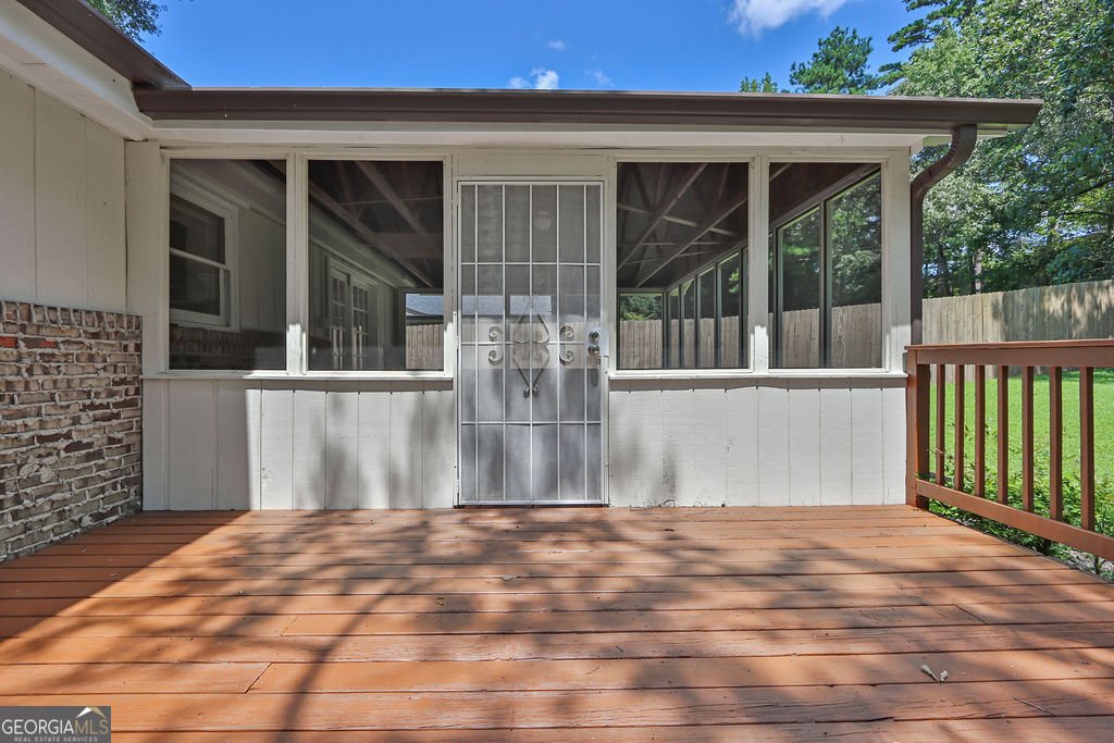 195 King Arthur Drive Lawrenceville - 31