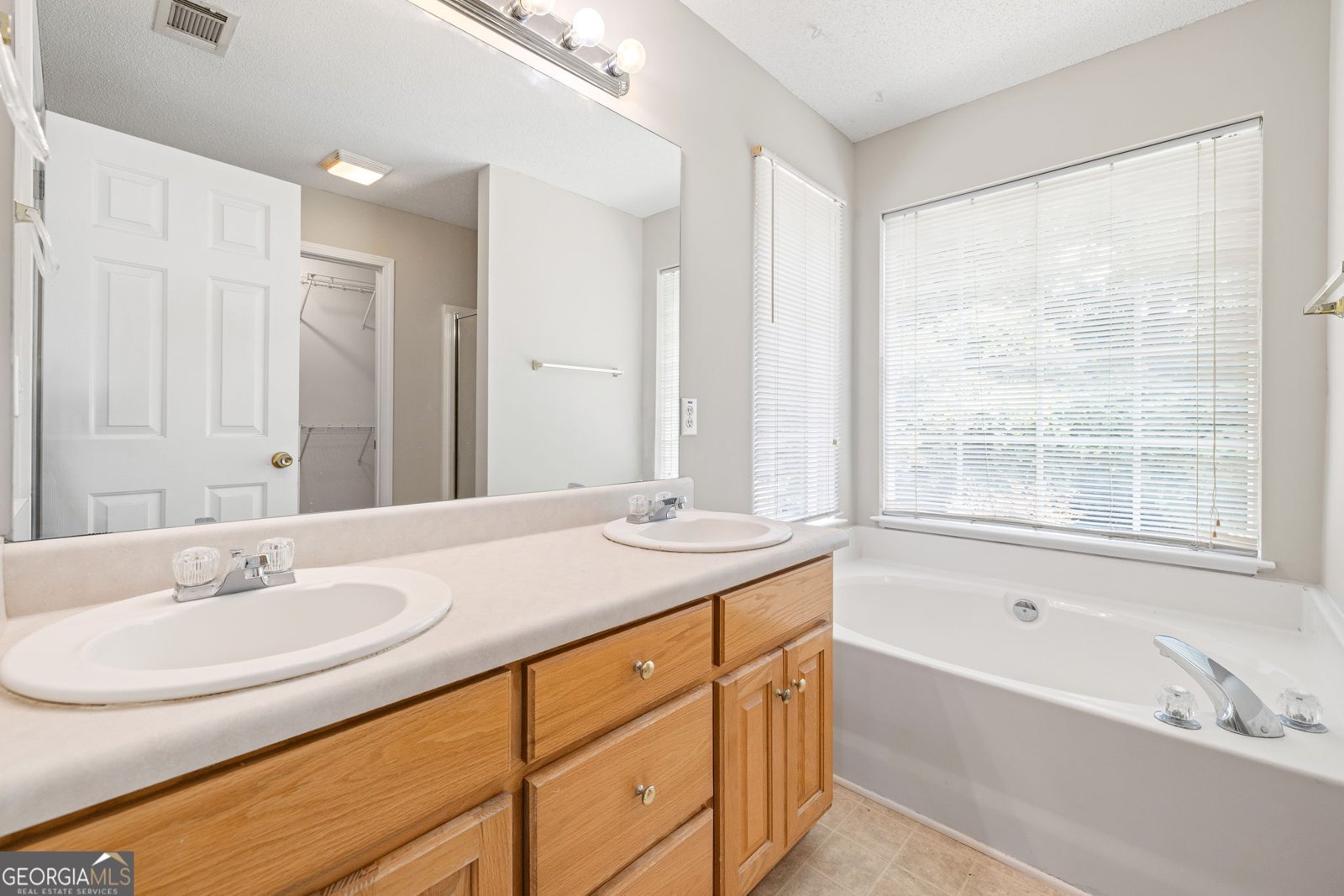 3754 Legacy Walk Drive Flowery Branch - 10