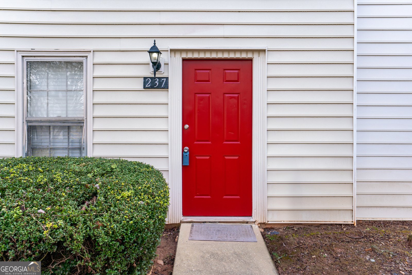 237 Chads Ford Way Roswell - 1