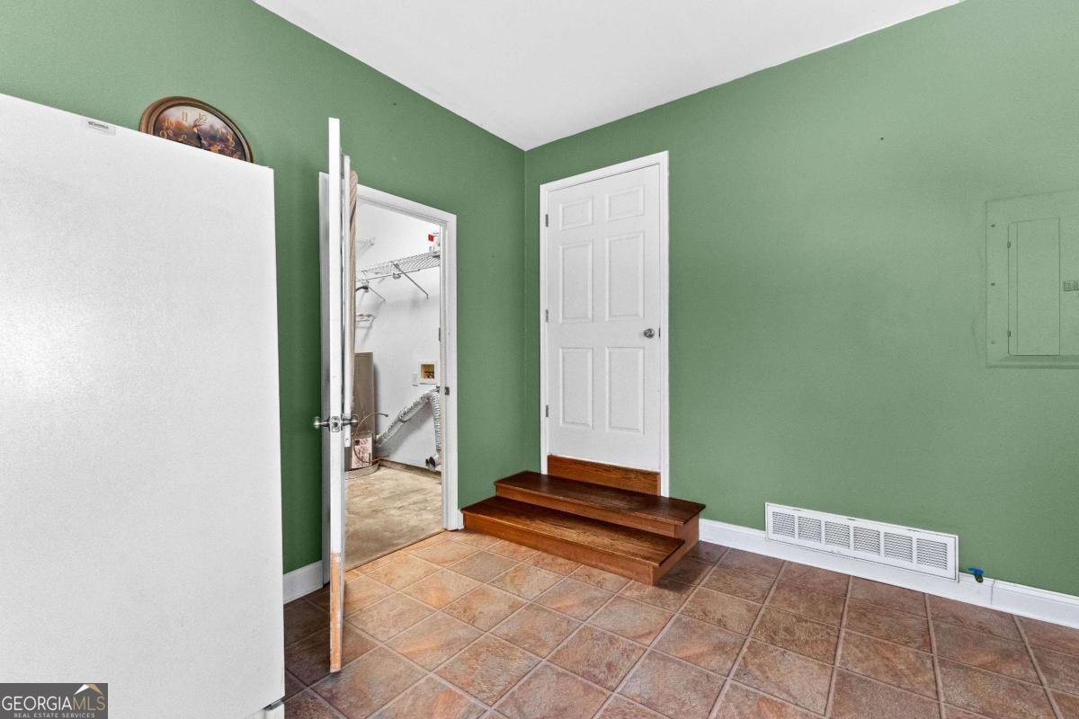 328 Rain Valley Circle Meansville - 40