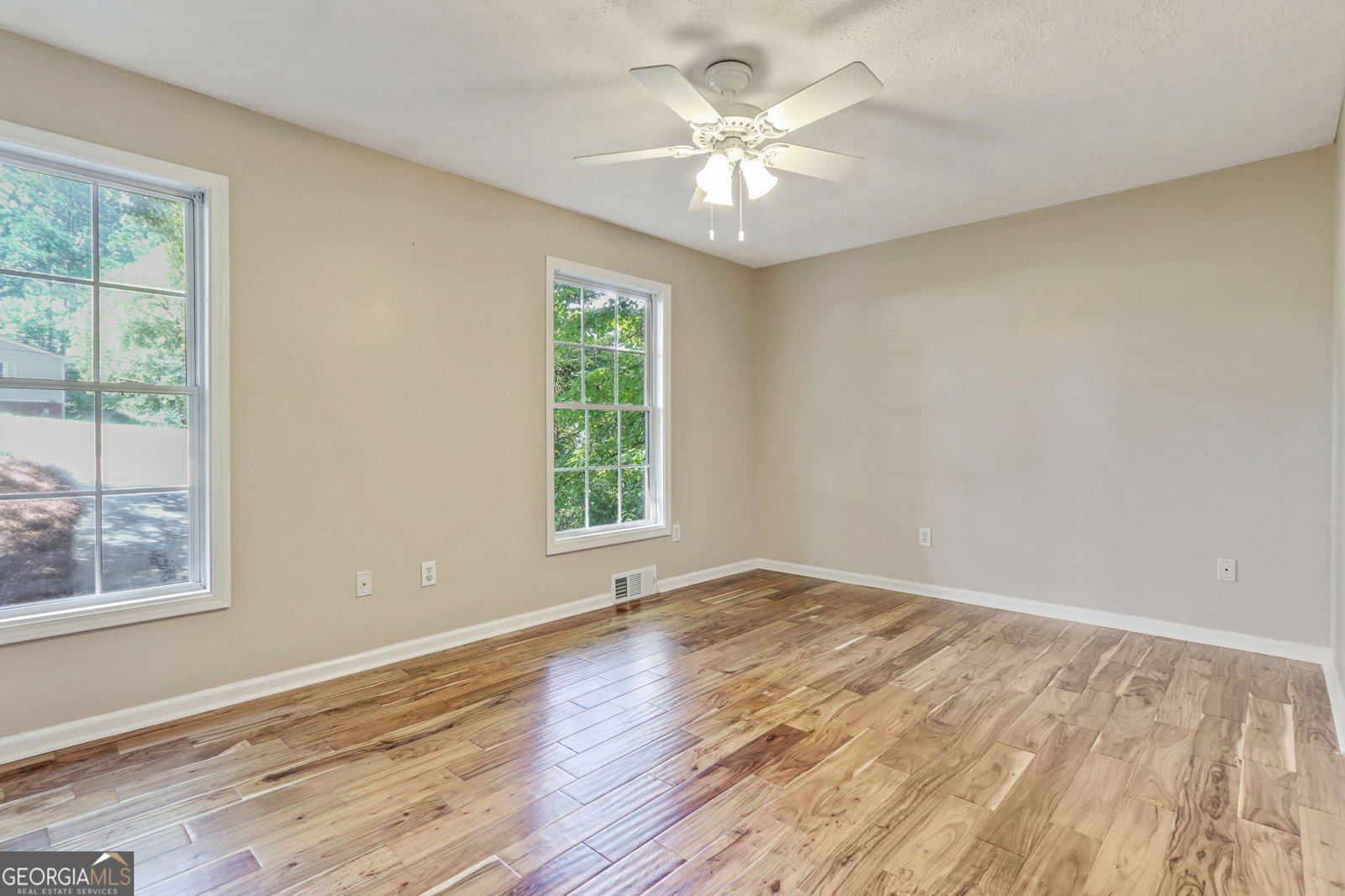 1111 Washington Avenue Woodstock - 10