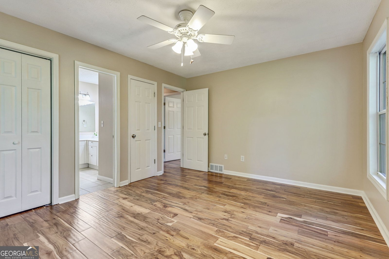 1111 Washington Avenue Woodstock - 11