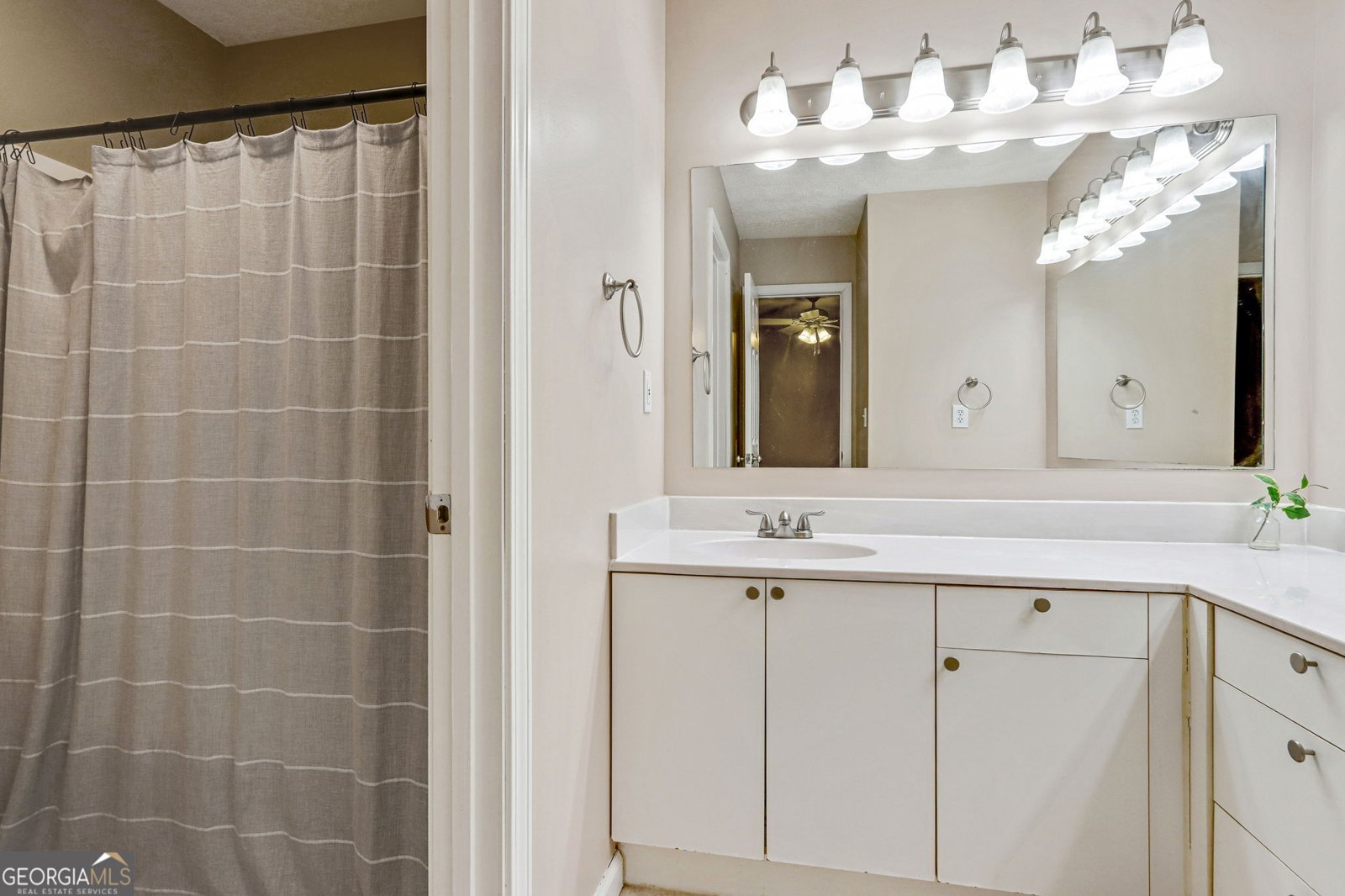 1111 Washington Avenue Woodstock - 14