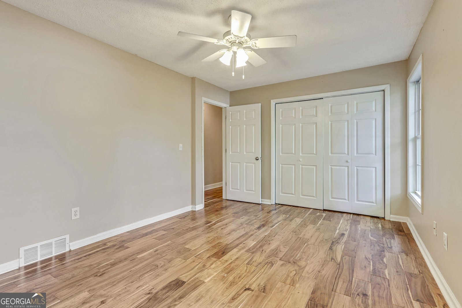 1111 Washington Avenue Woodstock - 9