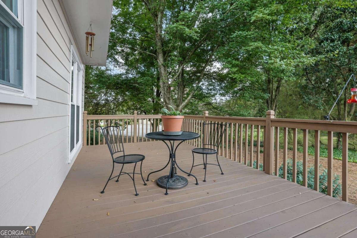 959 Lakeview Road Grayson - 33