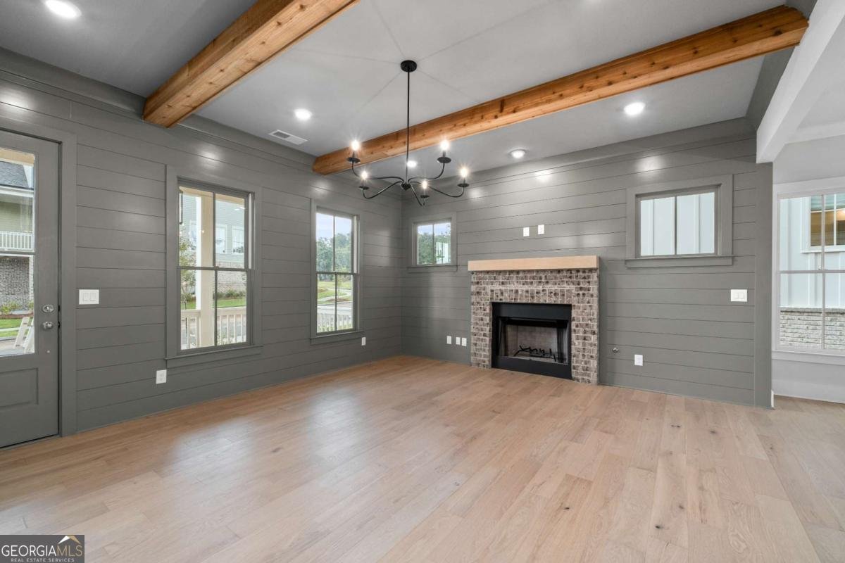 2035 Village Walk Milton - 10